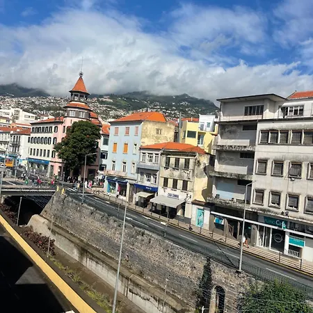 Residencia Lord Freitas I By An Island